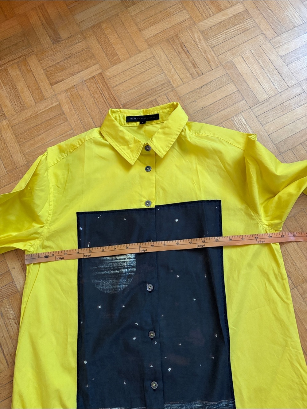 Marc Jacobs Yellow Button-Front Shirt Dress with Black Printed Panel - Picture 2 of 12